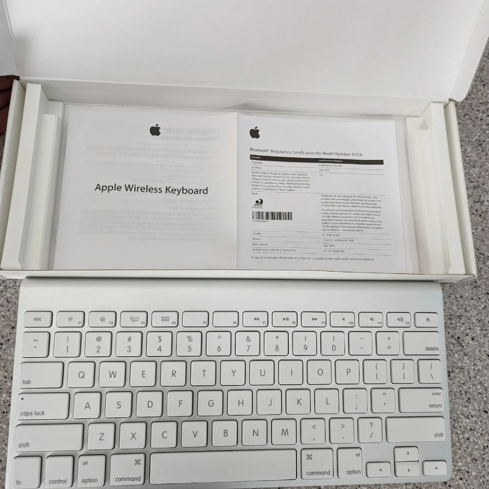 Apple wireless keyboard